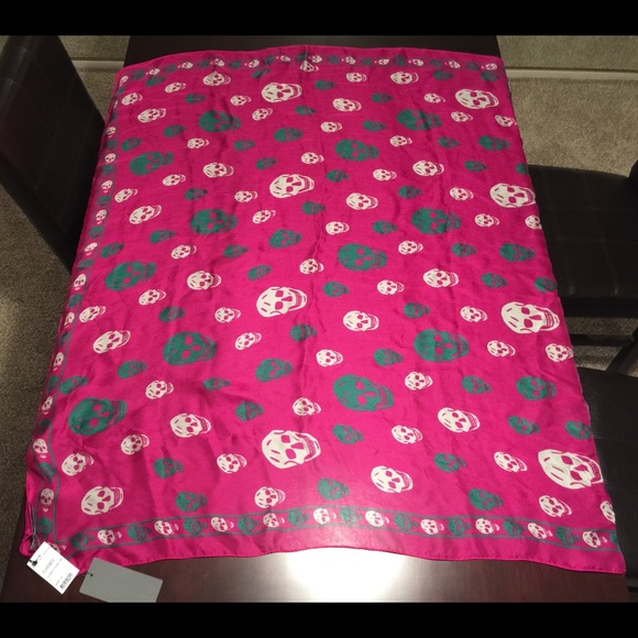 Alexander McQueen - Picture 3 of 5